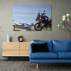 Alternative view of BMW GS 1200 ADV